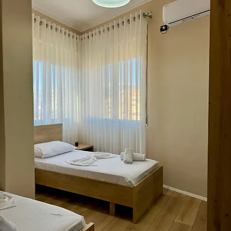 New Bazaar Cozy - 1 , 2 , 3&4 Apartament *