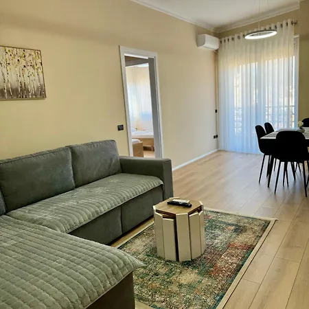 New Bazaar Cozy - 1 , 2 , 3 And 4 Lägenhet Tirana