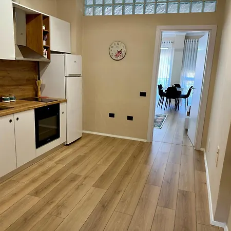New Bazaar Cozy - 1 , 2 , 3 And 4 * Tirana