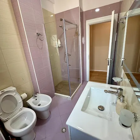 New Bazaar Cozy - 1 , 2 , 3 And 4 Tirana