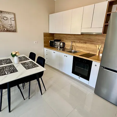 New Bazaar Cozy - 1 , 2 , 3 And 4 Tirana